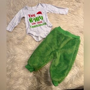 Baby grinch Christmas Outfit (X3)